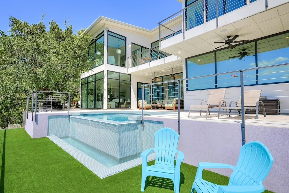 The Arrive Clifftop Estate 5 Bedrooms 5.5 Bathrooms Home