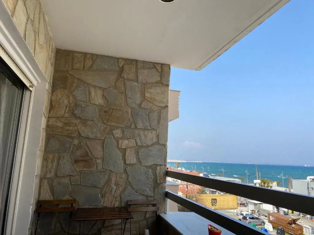 Central, by sea, seaview, renovated 1 bedroom flat