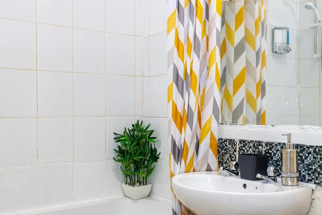 4 Beds Sleeps 6 - Elegance Leisure Stay, Burnley