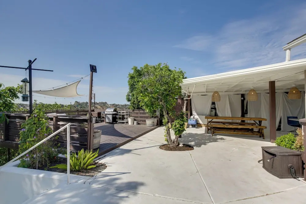 San Diego Gem w/ Private Hot Tub, Close to Dtwn!