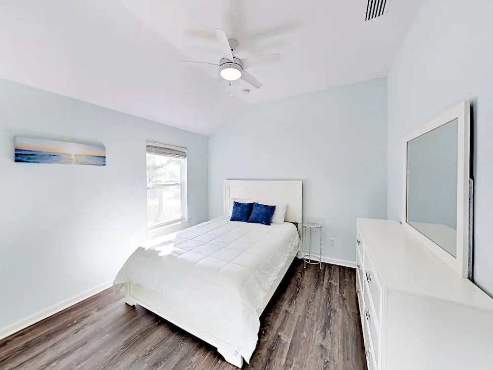 516 Boating Club Home 4 Bedrooms 2 Bathrooms Home