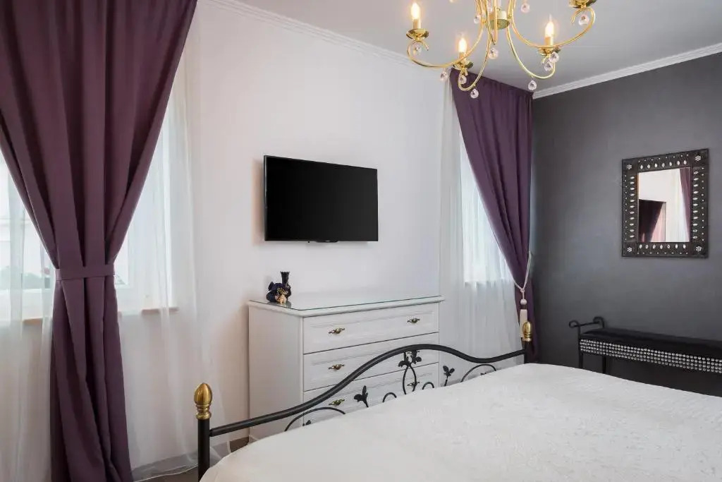 Romantic Luxury Rooms XXX