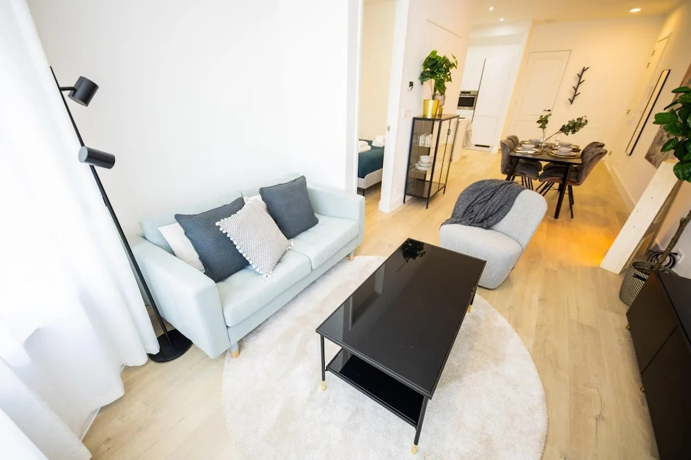 Alphabet 1BR Serviced Apartment -nb304/306-