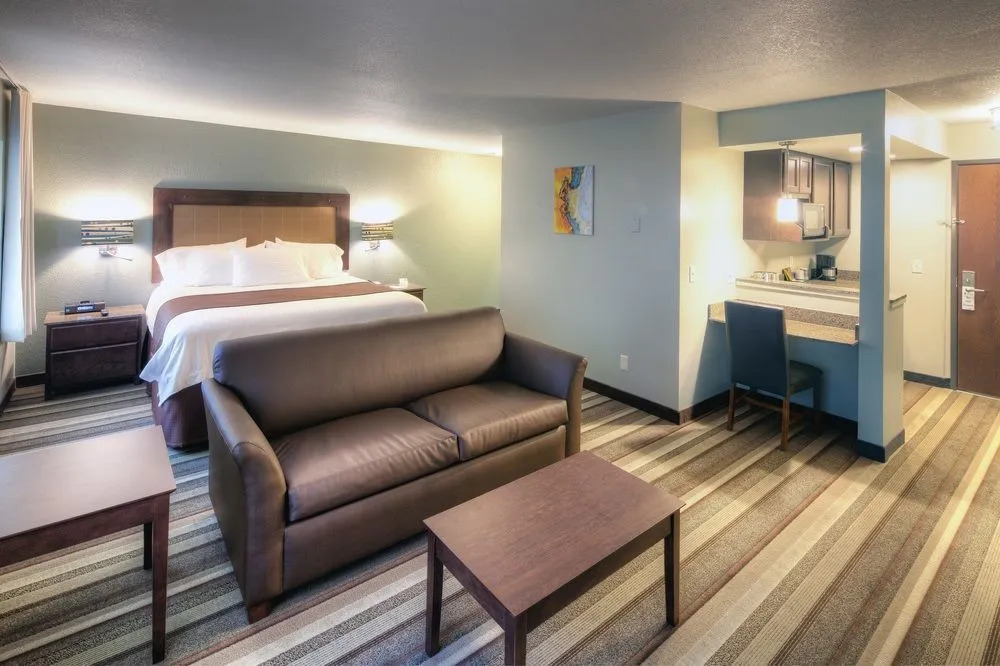 The East Avenue Inn & Suites