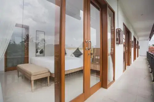 Penelopy Suites Oberoi