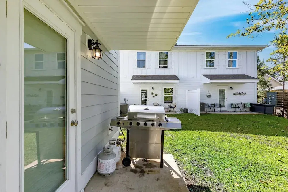 Santa Rosa Hideaway by Avantstay Pet Friendly 6 Mins to Beach!