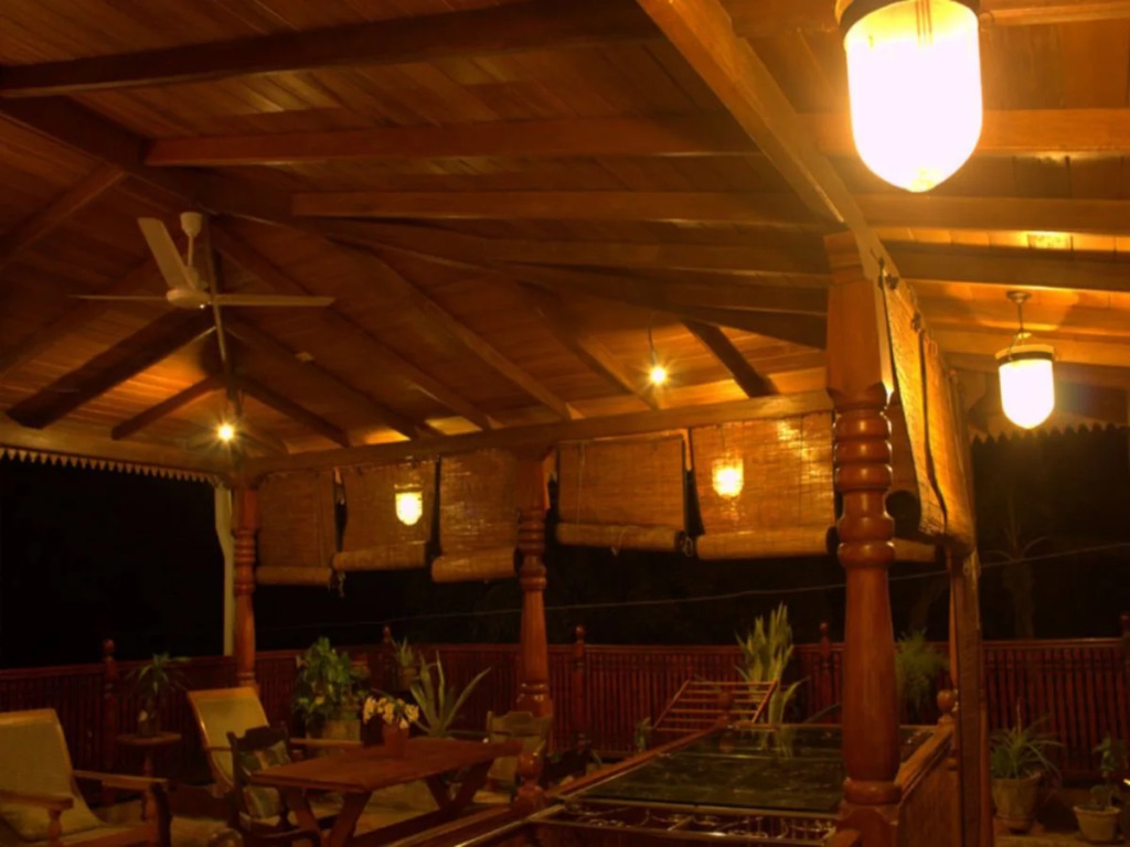 Pipels House