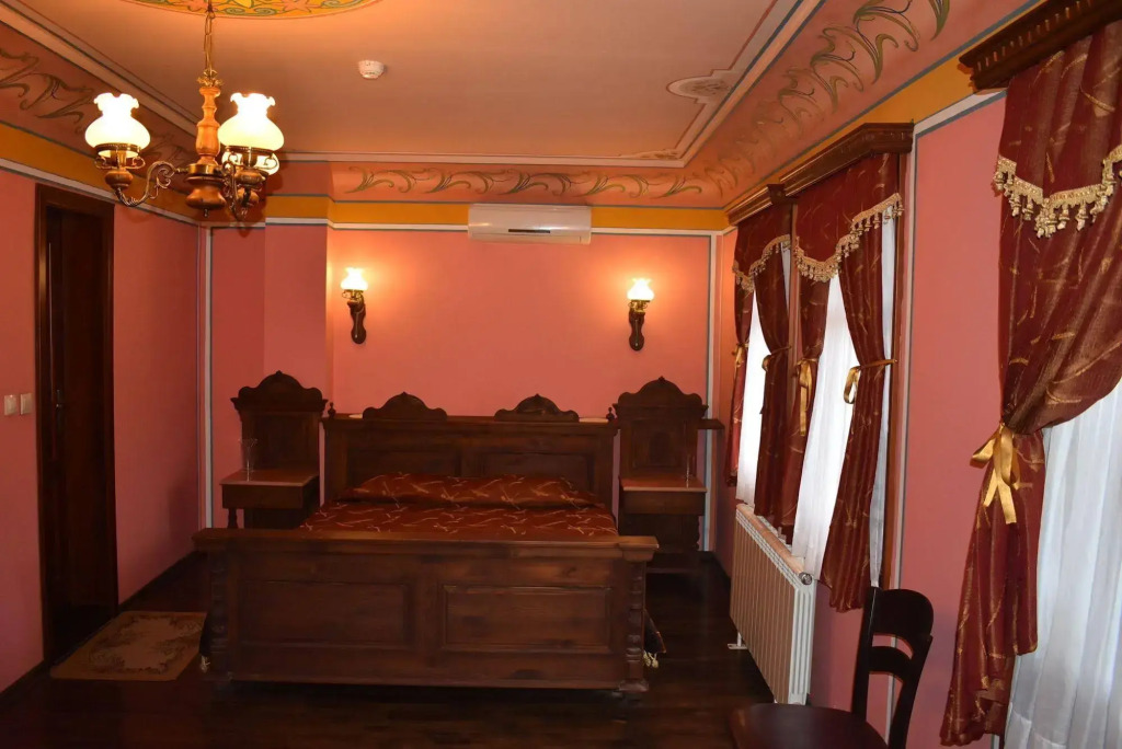 Family Hotel at Renaissance Square