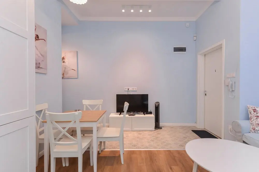 FM Deluxe 2-BDR Apartment - LOVEly