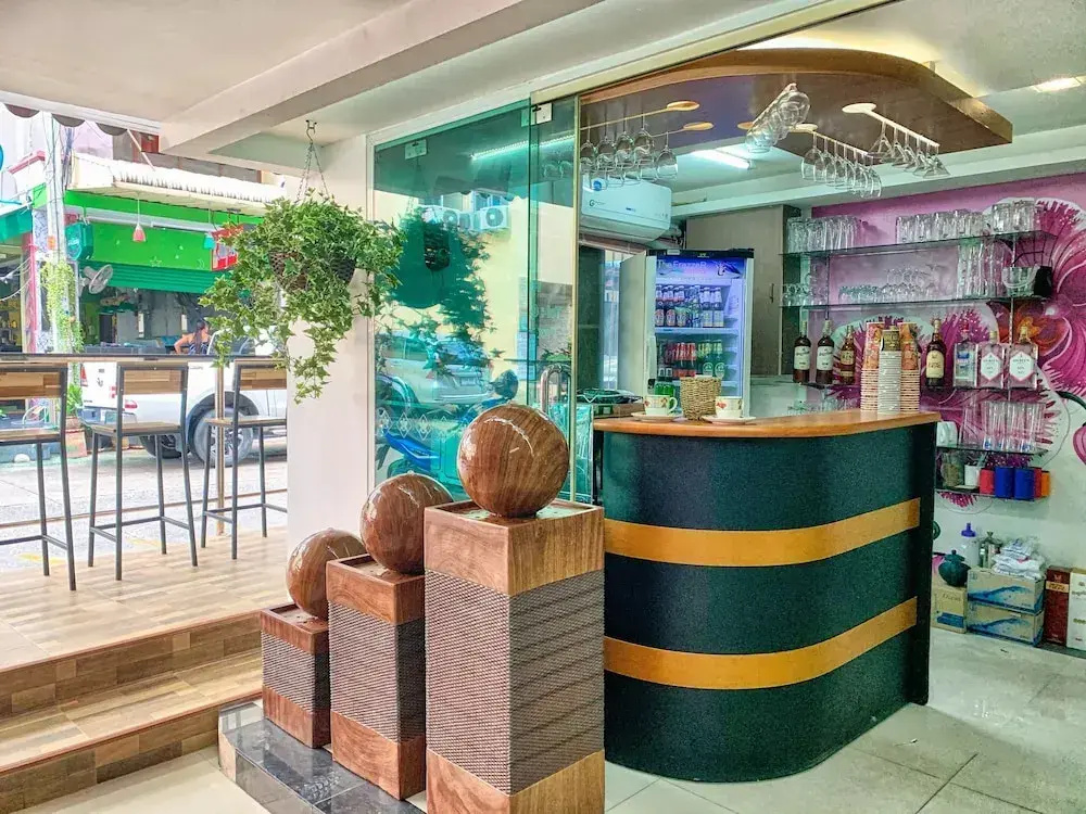 Scandia Beach Hotel - Soi 7 Best Location - 200m to Beach next to Food Market
