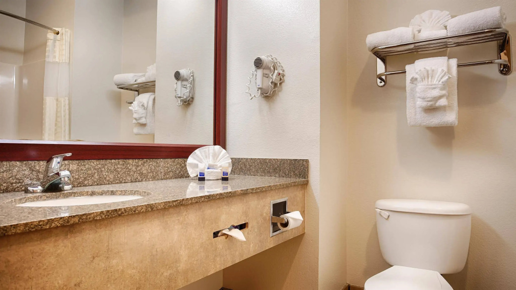 Best Western Club House Inn & Suites