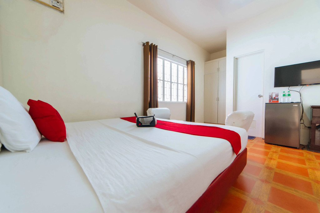 RedDoorz near Walking Street Angeles City