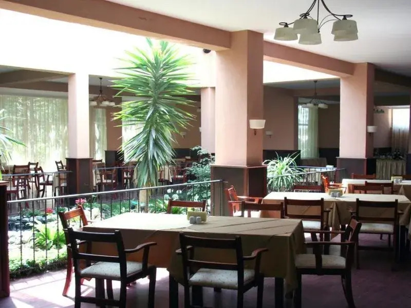 Oasis Park Hotel