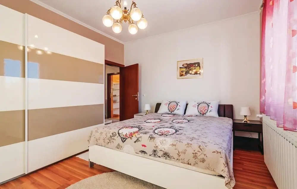 Beautiful Home In Zadar With Sauna