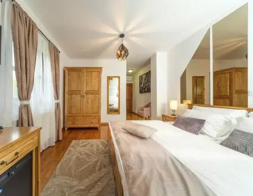 Plitvica River House