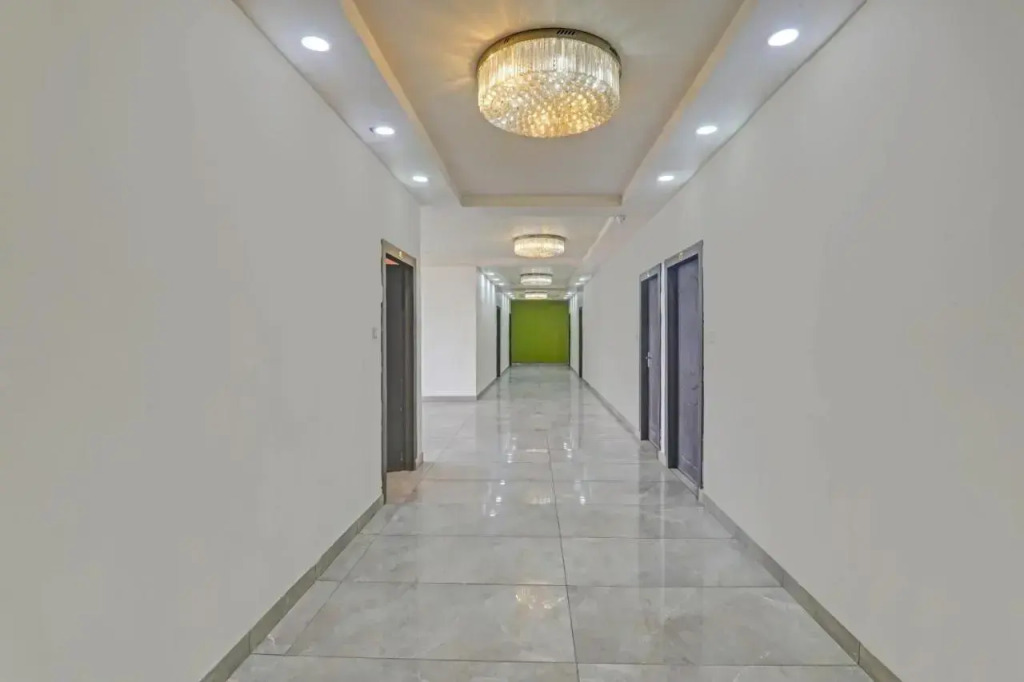 OYO Flagship 80648 HOTEL DDS LAWN