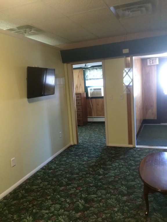 Evergreen Motel