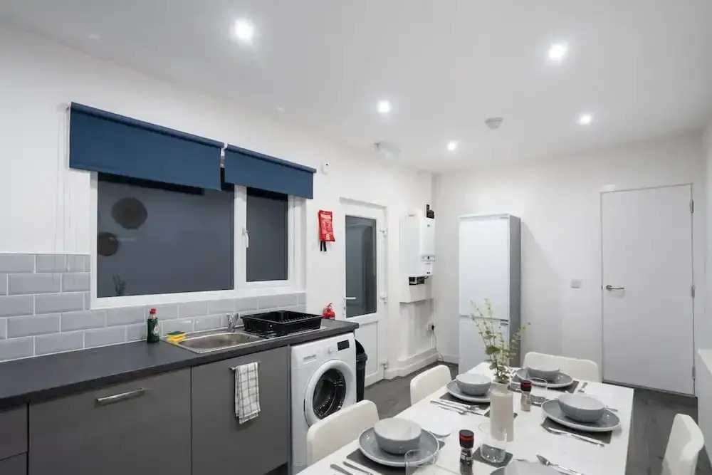 4 Bedrooms-4 Bathrooms House