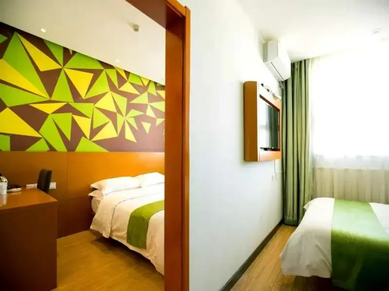 Vatica Jiuquan Eastern Bus Station Hotel