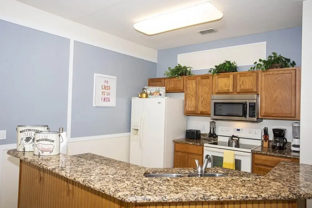 Encantada Resort 4 Bedroom w Pool Close to Disney 8570