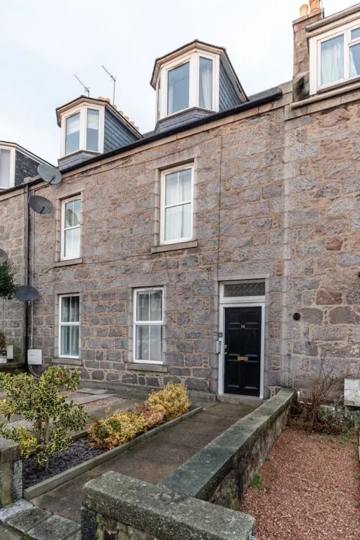 Highland Holburn Apartment