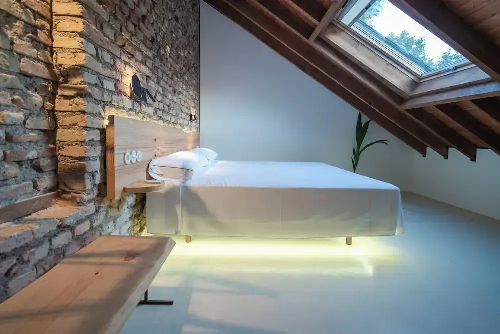 La Moderna Suites