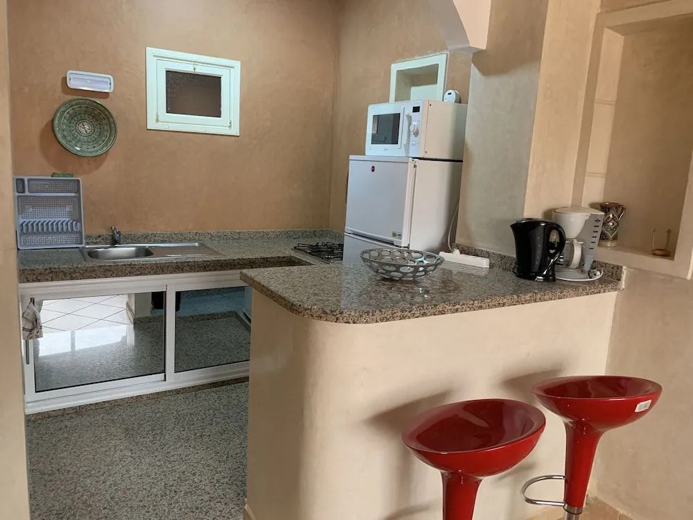 Europa mirlef t aventur Guest House