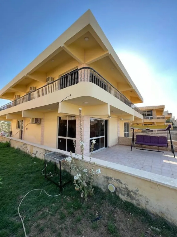La Sirena Villa for Families only