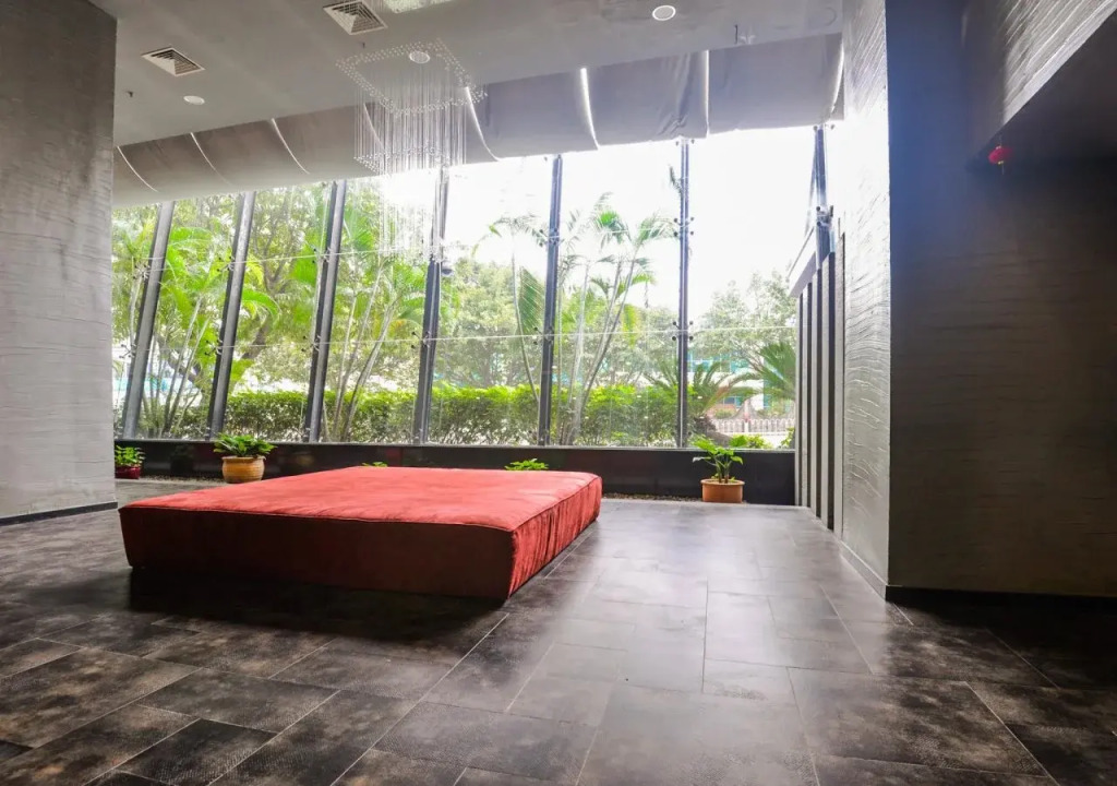 Henry Business Hotel