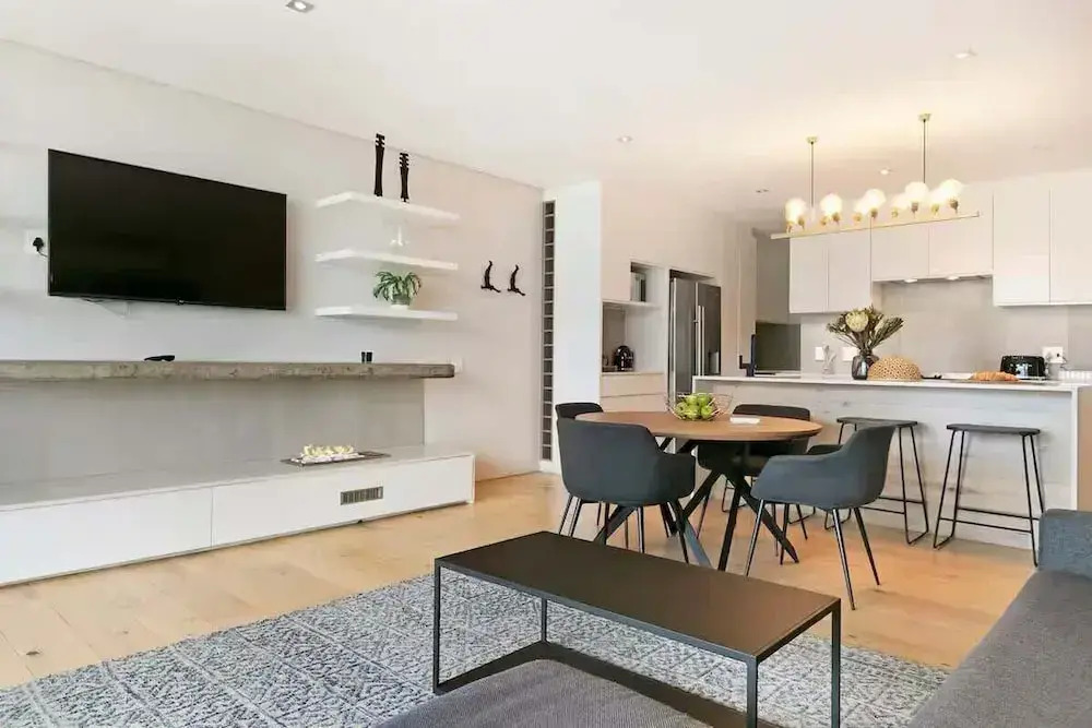 Deluxe Luxury 2 Bedroom Apartment, Seapoint