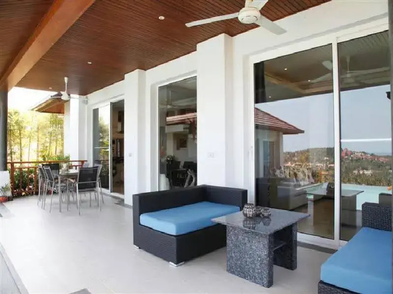 Villa On The Rocks