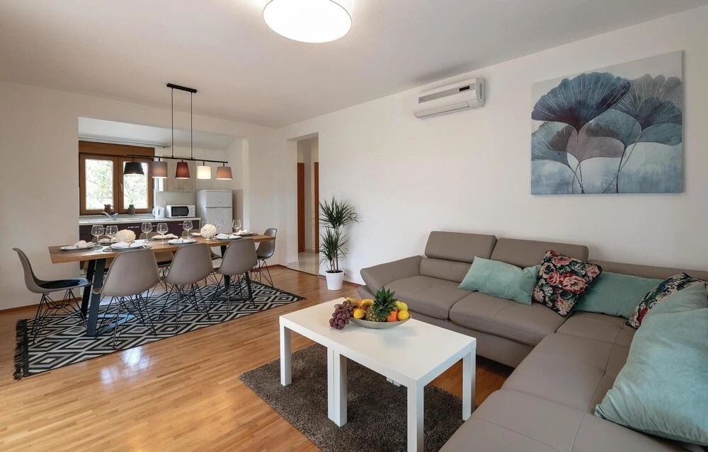 Beautiful Home In Krvavici