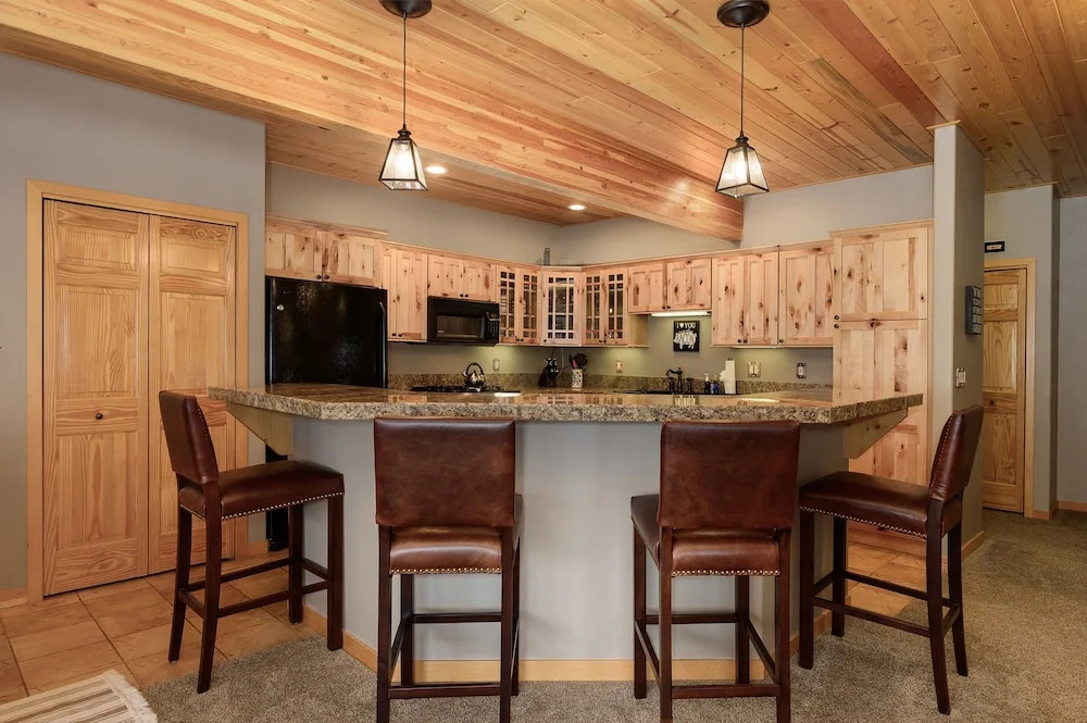 Kinney At Slopeside Village 2 Bedroom Condo by RedAwning