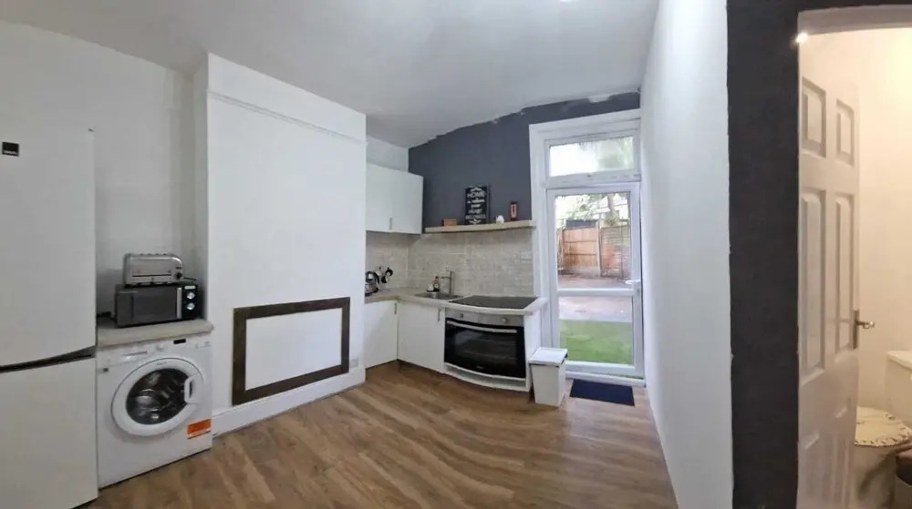 1 Bed Flat - Sleeps 2 - Pets - Parking - Wifi
