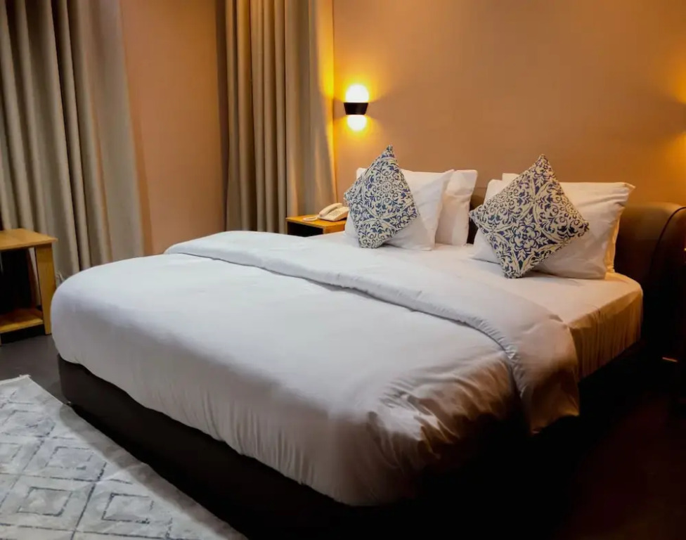 Momos Hotel