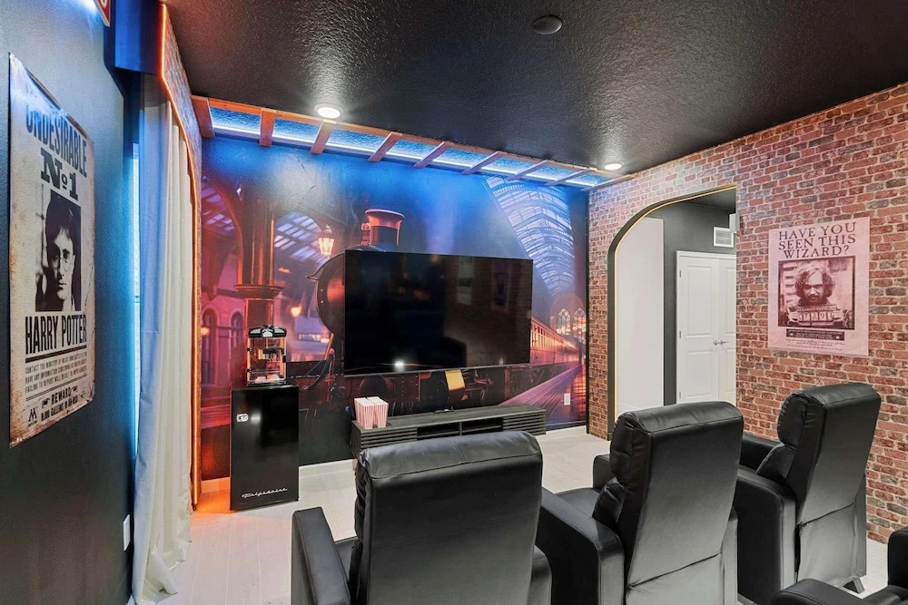 Themed 10bd Family Home w/ Private Pool & Game Room
