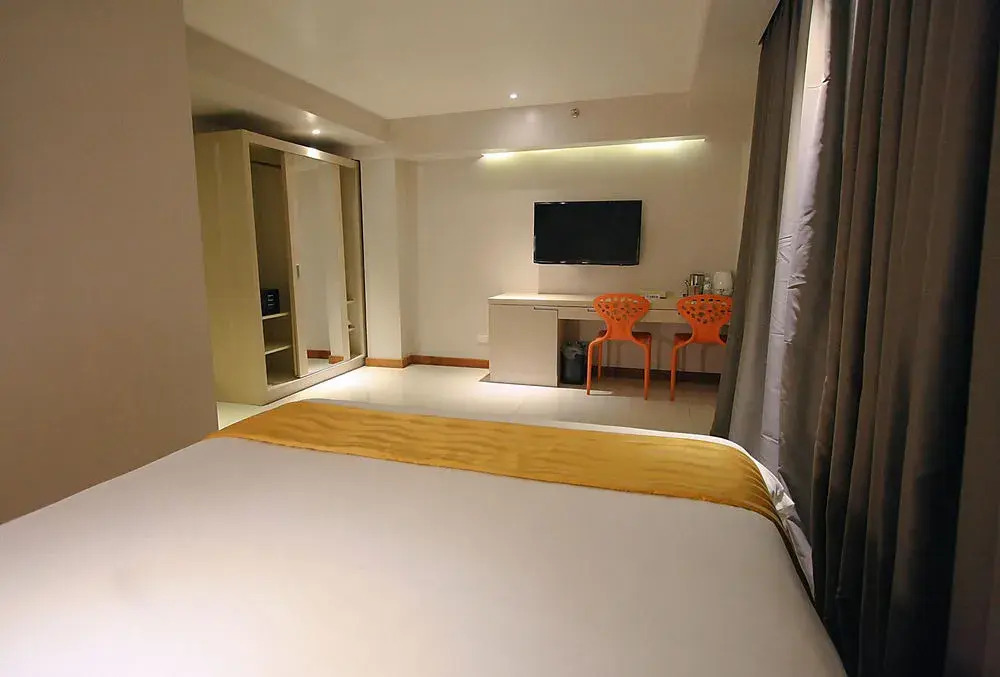 ZEN Rooms Suez Street Makati