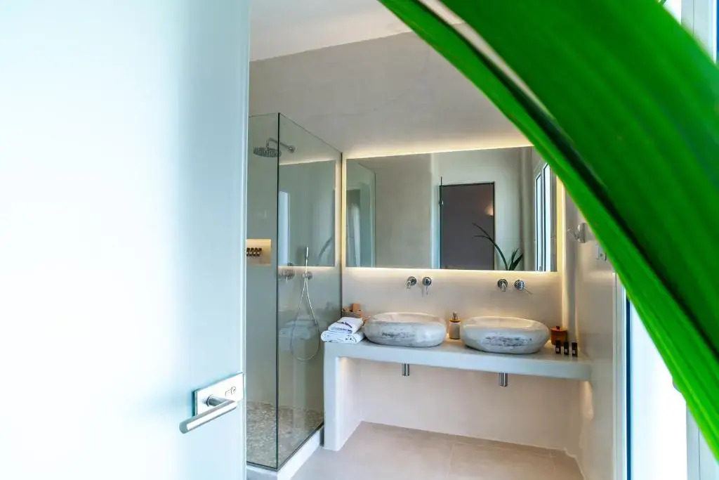Vincenzo Family Rooms