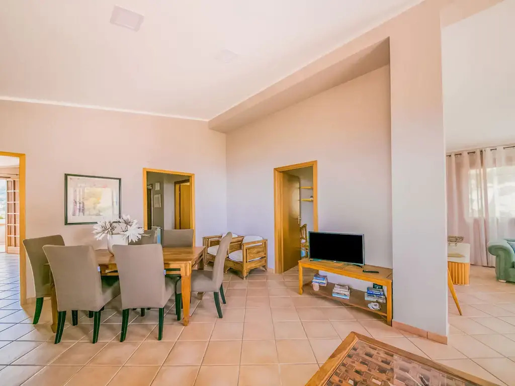 Spacious Villa in Castellammare del Golfo with Swimming Pool
