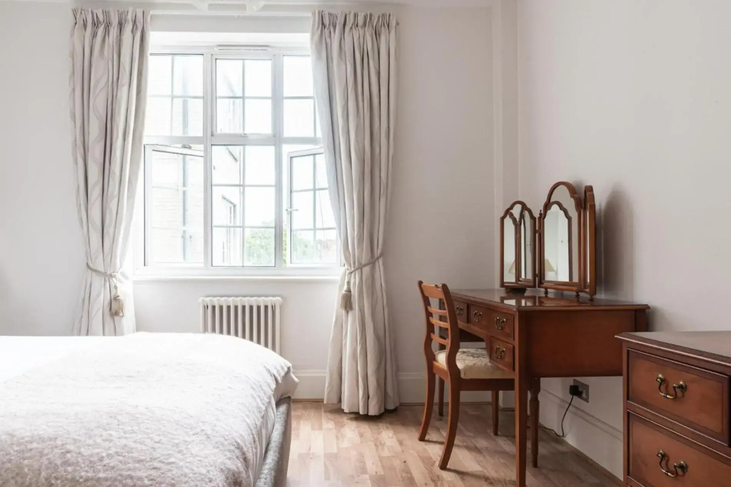 Stylish Art Deco 1 bedroom in West London
