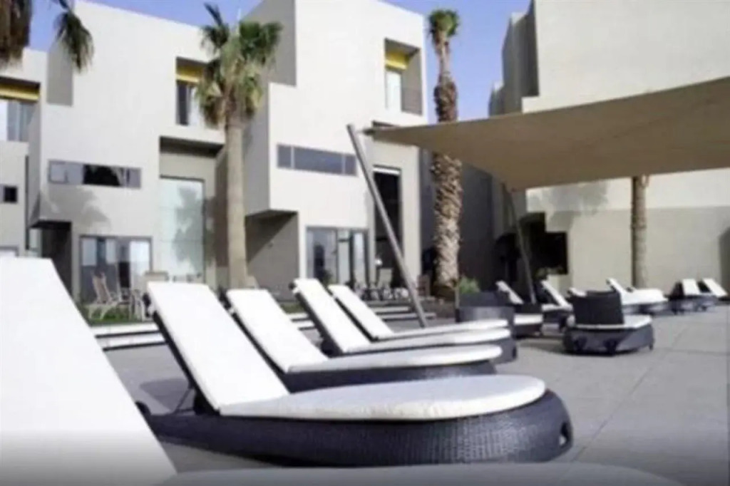 SeaLoft Villas