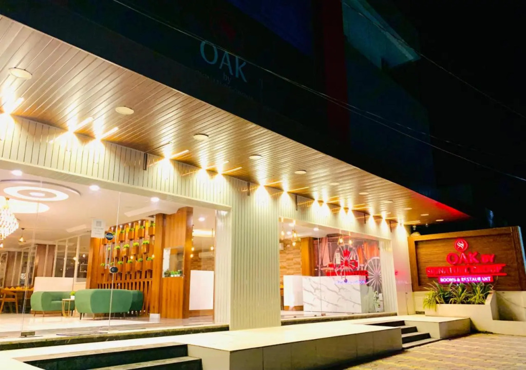 Hotel oak by Mega Groups