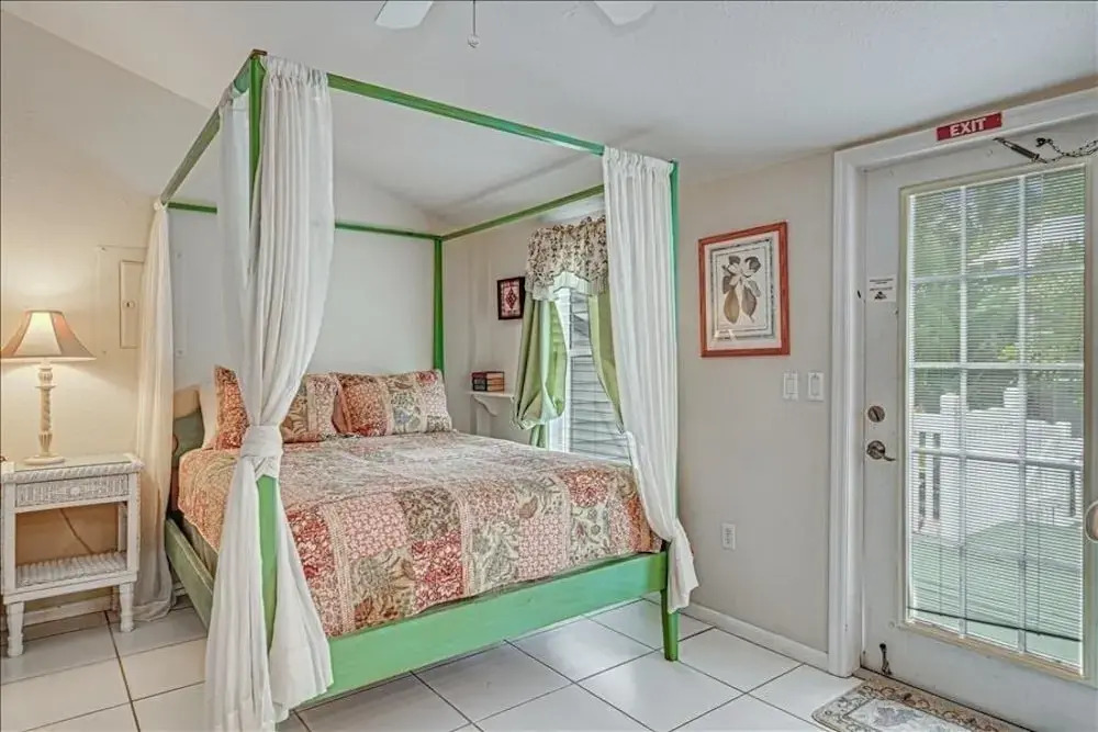 Anchor Inn - Unit 2 1 Bedroom Home