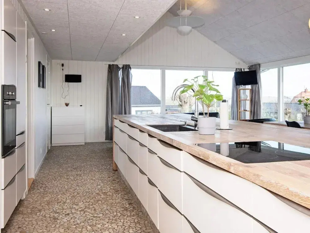 10 Person Holiday Home in Ronde