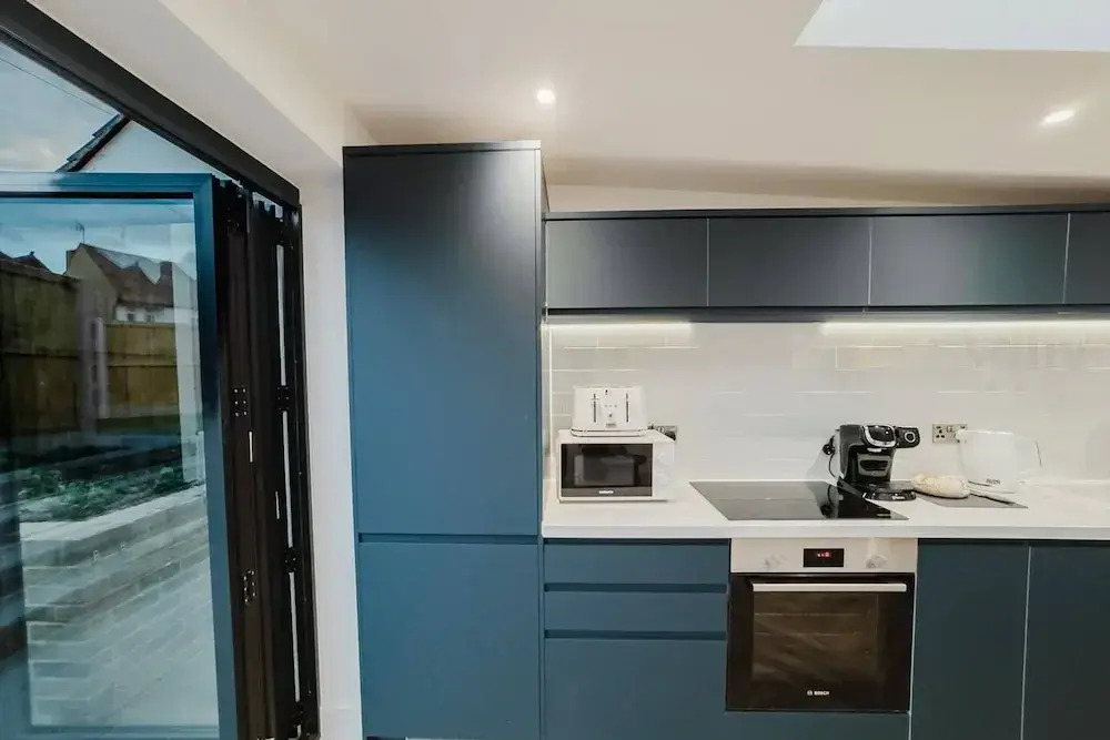 Luxury Seaside Home Parking Sleeps 8 by Adliv