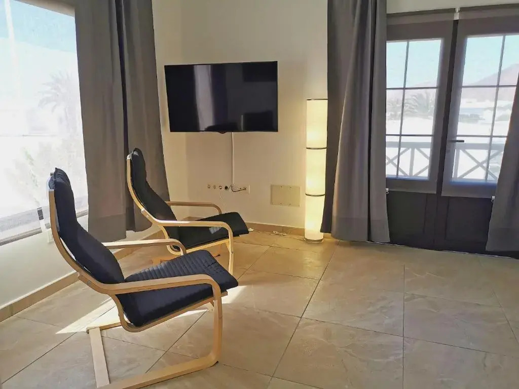 Apartamentos Anjomacar B
