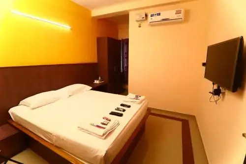 Avinashi Suites