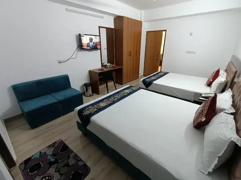 Hotel D-Palace Near Haji Camp & Dhaka Airport