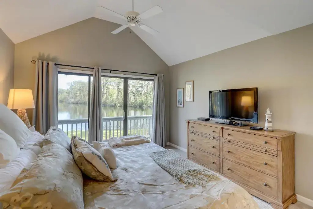 3327 Lake Forest Sea Pines 2 BR Condo