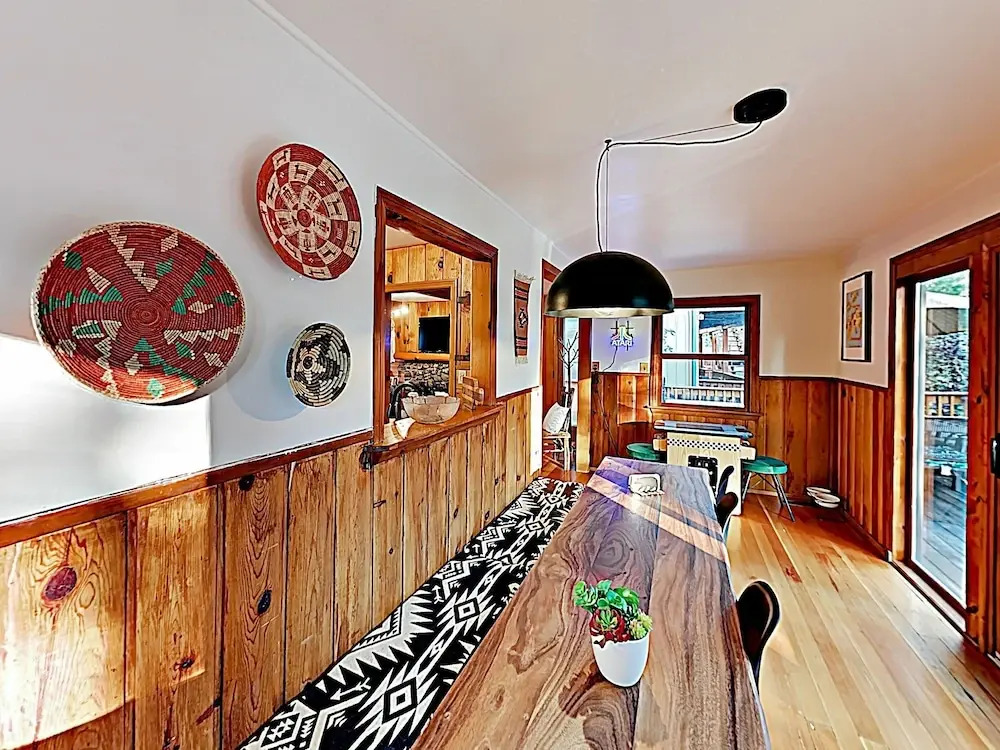 New Listing! Moonridge Maltby W/ Hot Tub 2 Bedroom Cabin